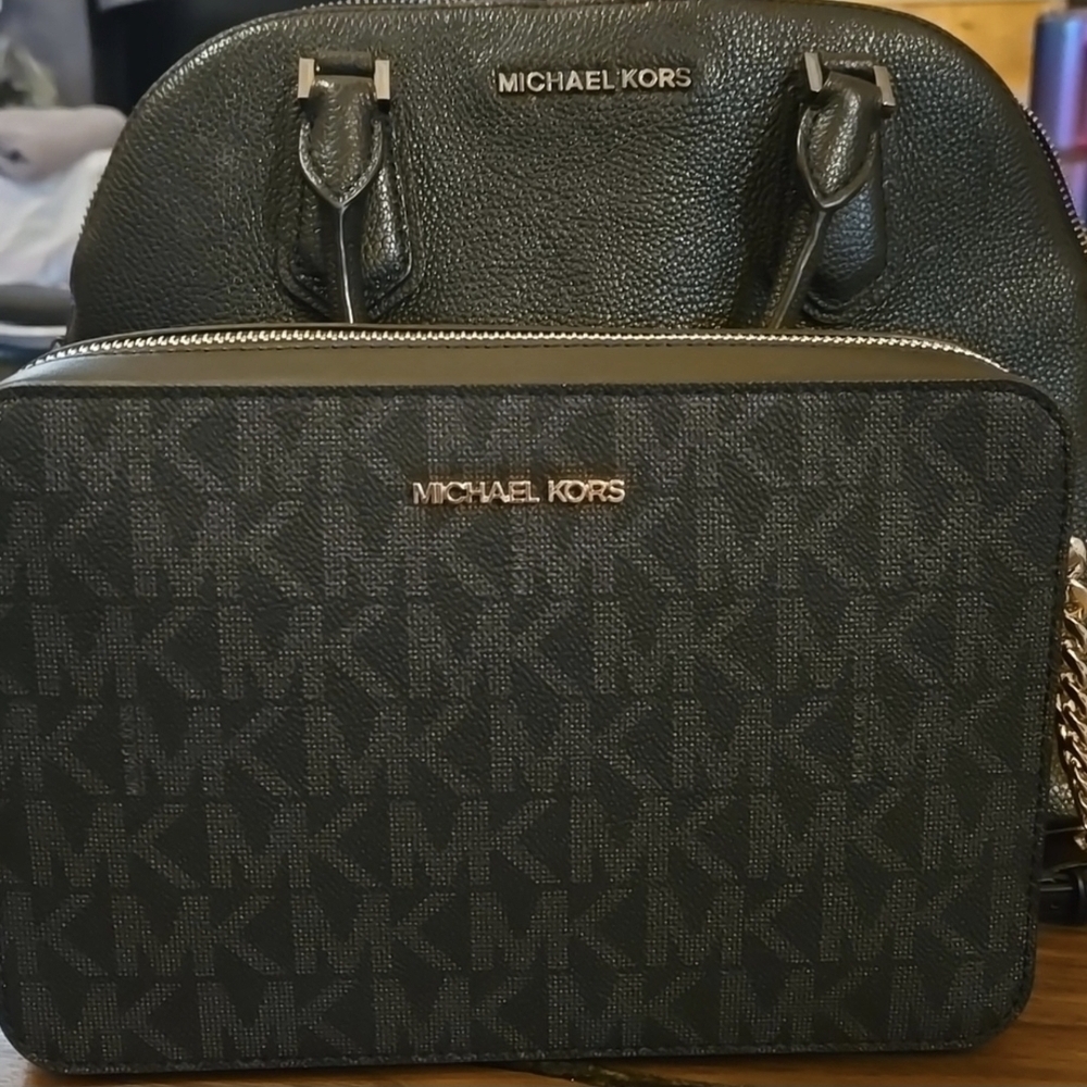 Michael Kors Black Signature Women's Bag Set